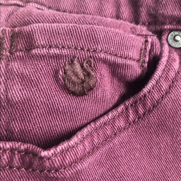 Gloria Vanderbilt Straight-Leg Jeans in Burgundy Plum Woman’s Size 6 - Picture 5 of 6